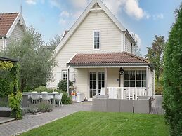 Nice Holiday Home With Washing Machine, in a Holiday Park 200m. From t