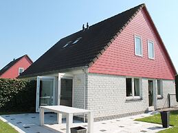 Nice Holiday Home With Washing Machine, in a Holiday Park 200m. From t