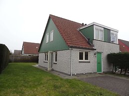 Nice Holiday Home With Washing Machine, in a Holiday Park 200m. From t