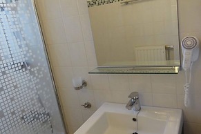 Nice Holiday Home With Washing Machine, in a Holiday Park 200m. From t