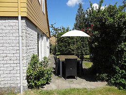 Nice Holiday Home With Washing Machine, in a Holiday Park 200m. From t