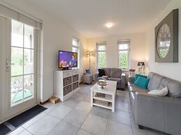 Nice Holiday Home With Washing Machine, in a Holiday Park 200m. From t