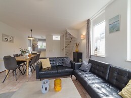 Nice Holiday Home With Washing Machine, in a Holiday Park 200m. From t