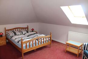 Spacious Apartment in Boddin With Garden