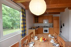 Spacious Apartment in Boddin With Garden