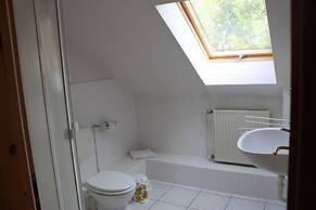 Spacious Apartment in Boddin With Garden