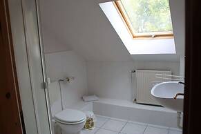 Spacious Apartment in Boddin With Garden