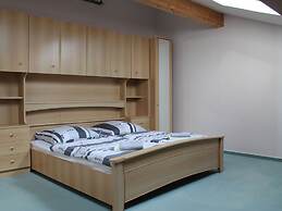 Spacious Apartment in Boddin With Garden
