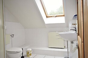 Spacious Apartment in Boddin With Garden