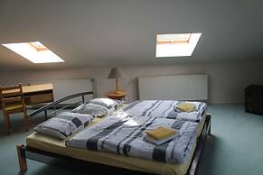 Spacious Apartment in Boddin With Garden