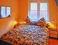 Terraced House With Pool and Sauna, Sieciemin