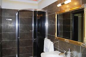 Terraced House With Pool and Sauna, Sieciemin