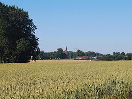 Terraced House With Pool and Sauna, Sieciemin
