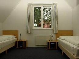Spacious Holiday Home With Wifi, 20 km From Assen