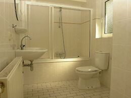Spacious Holiday Home With Wifi, 20 km From Assen
