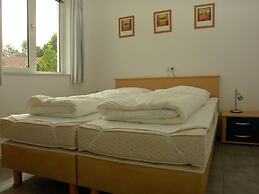 Spacious Holiday Home With Wifi, 20 km From Assen