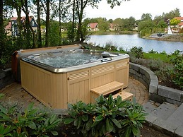 Spacious Holiday Home With Wifi, 20 km From Assen