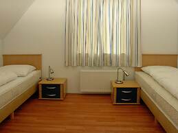 Spacious Holiday Home With Wifi, 20 km From Assen