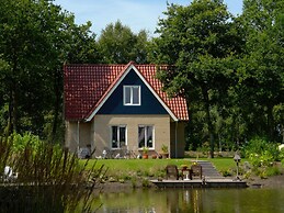 Spacious Holiday Home With Wifi, 20 km From Assen