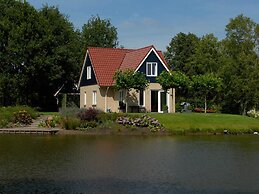 Spacious Holiday Home With Wifi, 20 km From Assen