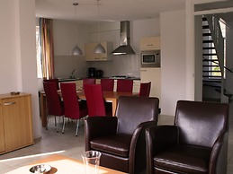 Spacious Holiday Home With Wifi, 20 km From Assen