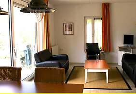 Spacious Holiday Home With Wifi, 20 km From Assen