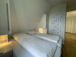 Luxury Villa With Sauna and Jacuzzi at the Lake
