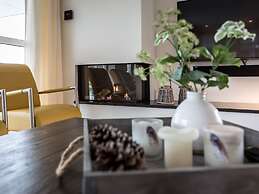 Luxury Villa With Sauna and Jacuzzi at the Lake