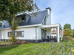 Beautiful Villa With Lots of Comfort, Near North Sea Beach