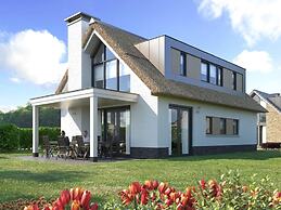 Beautiful Villa With Lots of Comfort, Near North Sea Beach