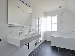 Beautiful Villa With Lots of Comfort, Near North Sea Beach