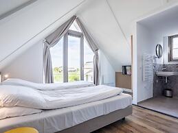 Beautiful Villa With Lots of Comfort, Near North Sea Beach