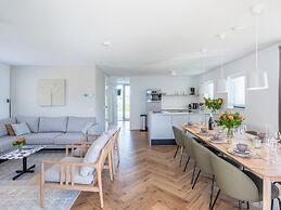 Beautiful Villa With Lots of Comfort, Near North Sea Beach