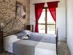 Charming Apartment in Ascoli Piceno Near Village