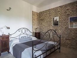 Charming Apartment in Ascoli Piceno Near Village