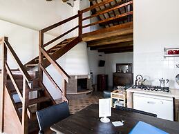 Charming Apartment in Ascoli Piceno Near Village