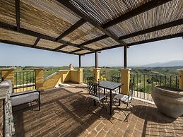 Charming Apartment in Ascoli Piceno Near Village