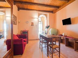 Charming Apartment in Ascoli Piceno Near Village