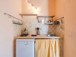 Charming Apartment in Ascoli Piceno Near Village