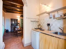 Charming Apartment in Ascoli Piceno Near Village