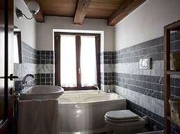 Charming Apartment in Ascoli Piceno Near Village