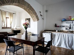 Charming Apartment in Ascoli Piceno Near Village