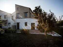 Charming Apartment in Ascoli Piceno Near Village