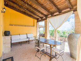 Charming Apartment in Ascoli Piceno Near Village