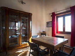 Charming Apartment in Ascoli Piceno Near Village
