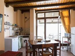 Charming Apartment in Ascoli Piceno Near Village