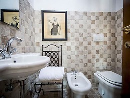 Charming Apartment in Ascoli Piceno Near Village