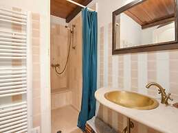 Charming Apartment in Ascoli Piceno Near Village