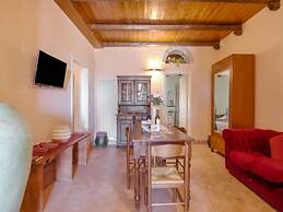 Charming Apartment in Ascoli Piceno Near Village
