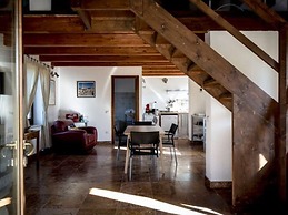 Charming Apartment in Ascoli Piceno Near Village